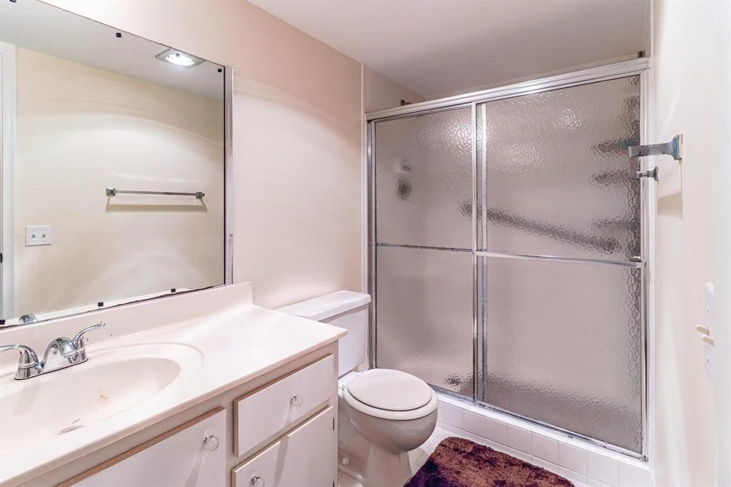 Photo of Unit E1 at 1904 Bermuda Circle