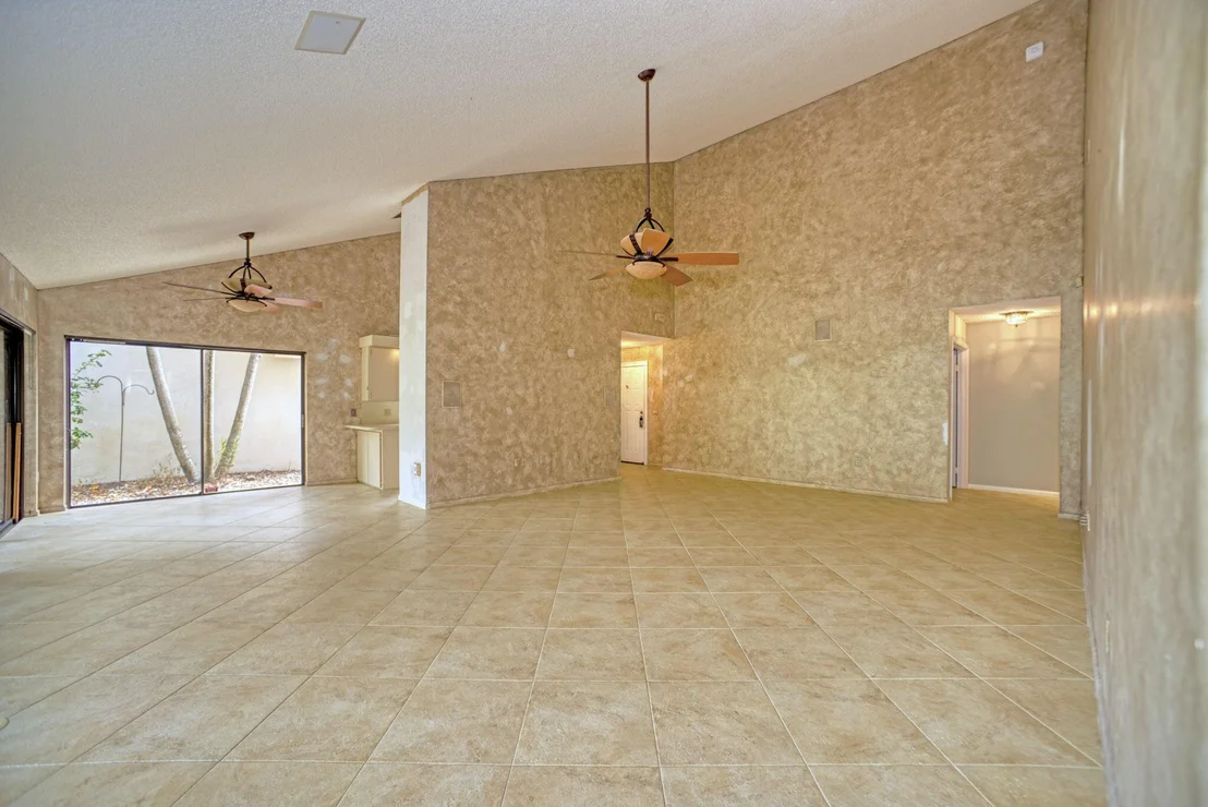 Photo of 2575 Iroquois Circle