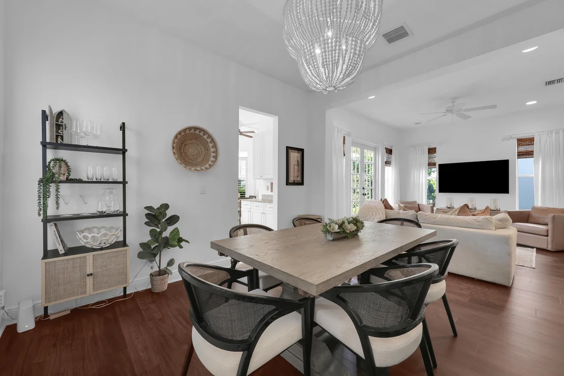 Photo of 212 W Bay Cedar Circle