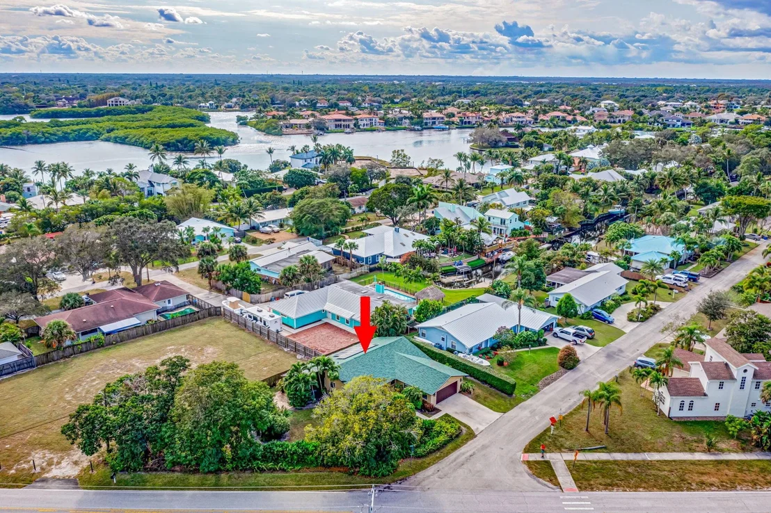 Photo of 9506 SE River Terrace