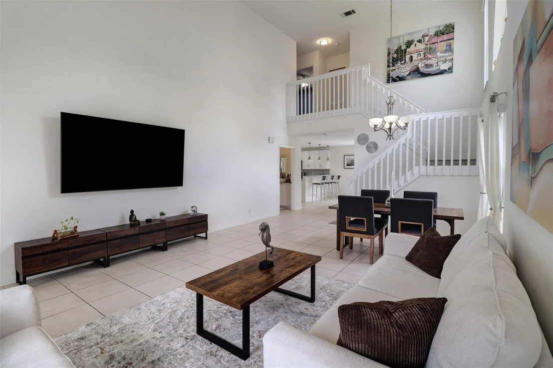 Photo of 1160 Rialto Drive
