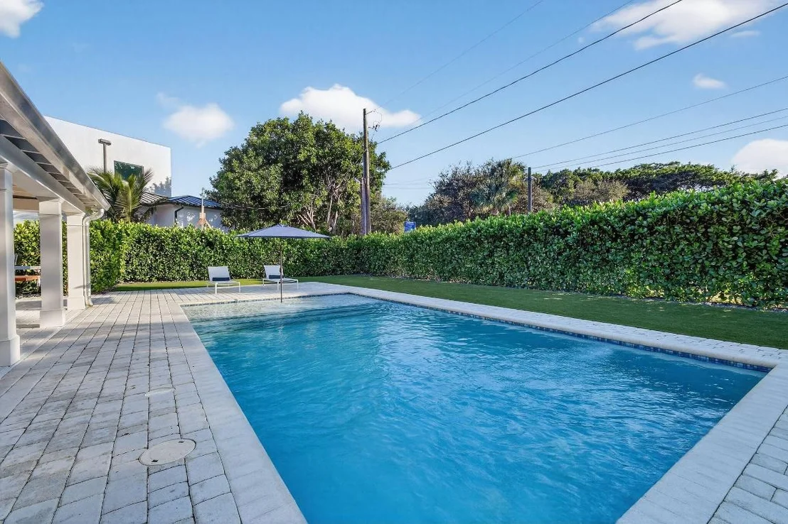 Photo of 700 Lakeside Circle