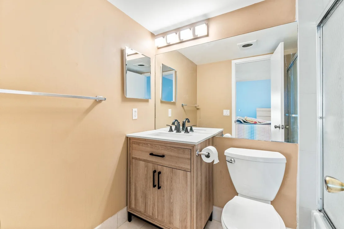 Photo of 2054 Cornwall C
