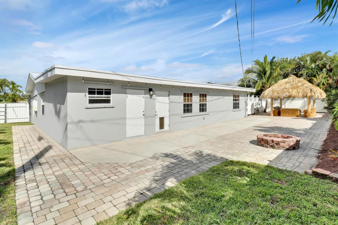 Photo of 520 Inlet Road