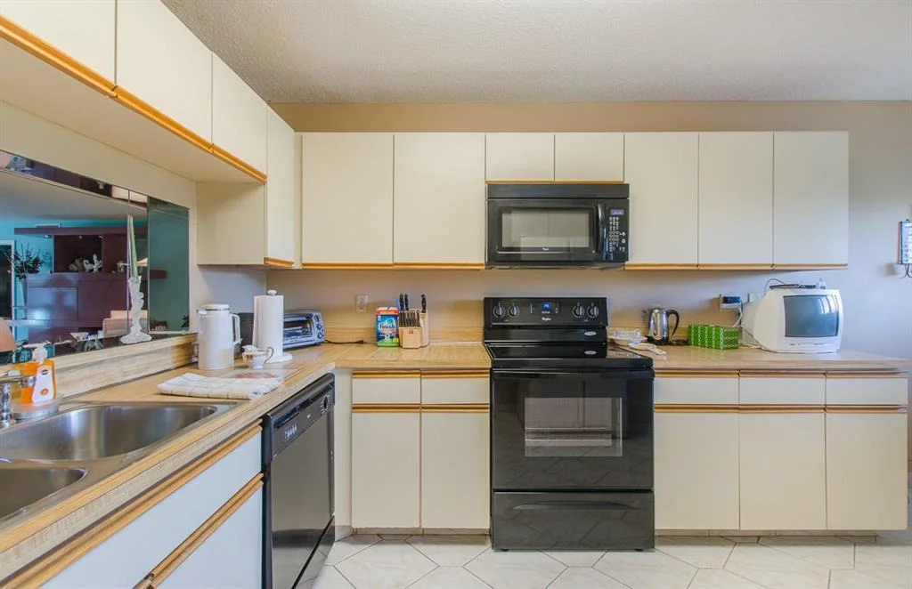 Photo of Unit 310 at 5550 Witney Drive
