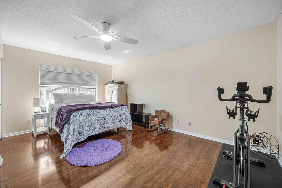 Photo of 9295 Sun Pointe Drive