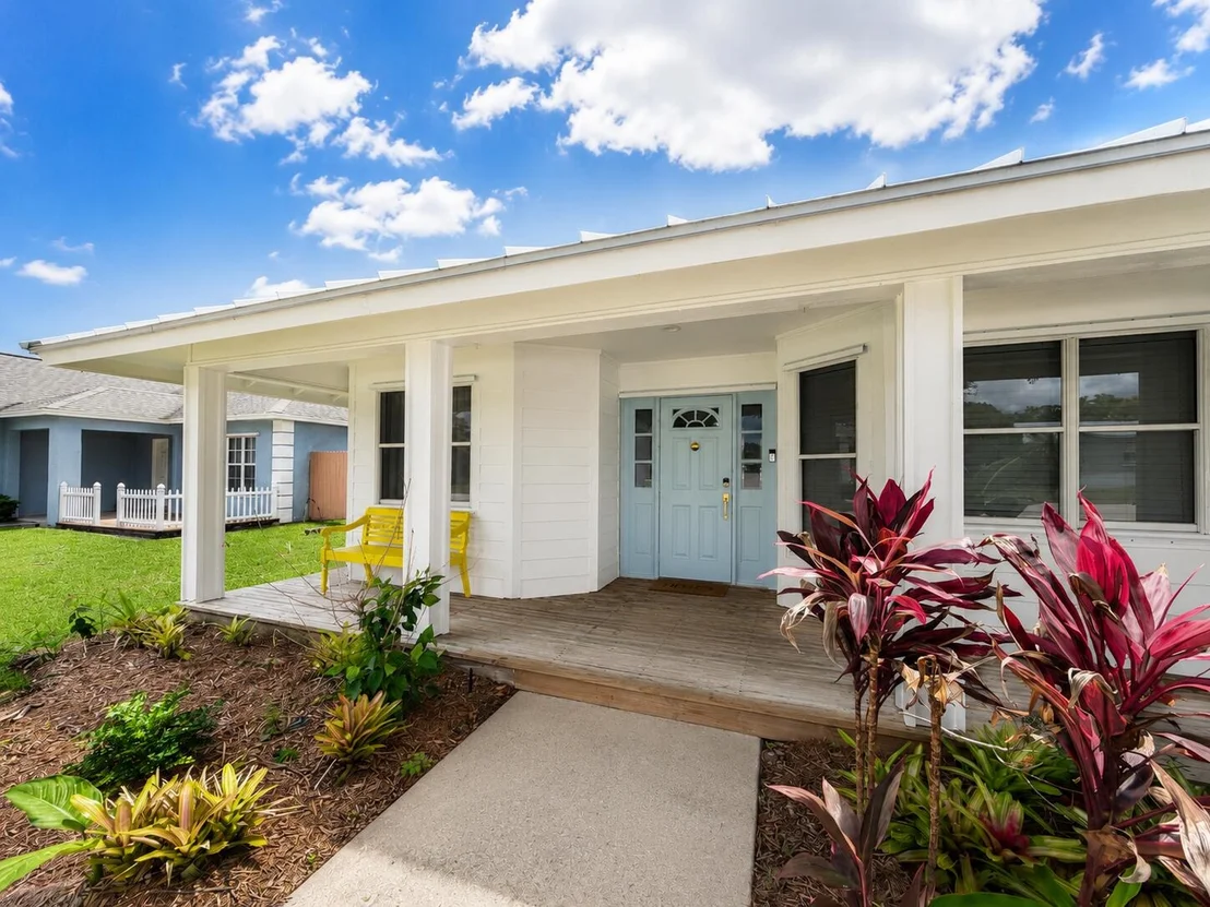 Photo of 341 Suwanee Avenue