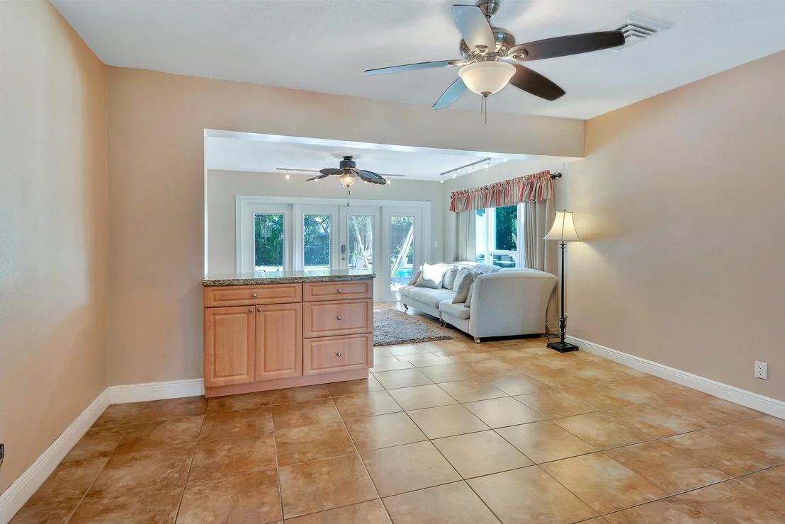 Photo of 327 Ellamar Road