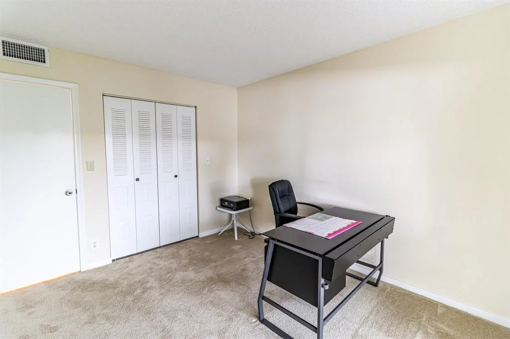Photo of Unit E1 at 1904 Bermuda Circle