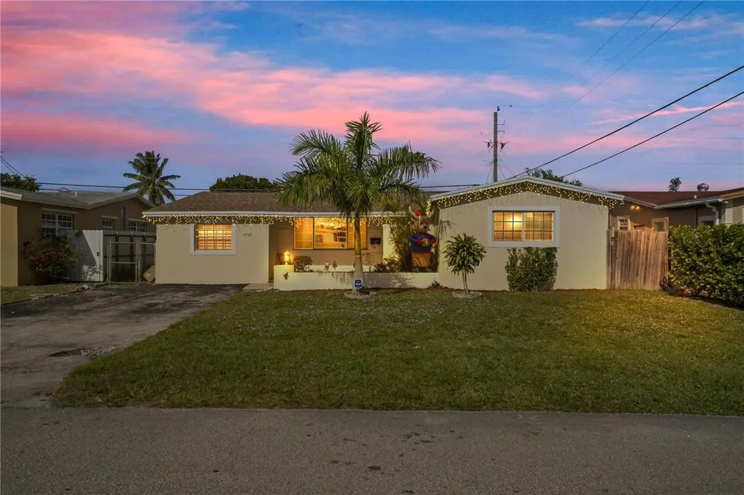 Photo of 7757 Fairway Boulevard