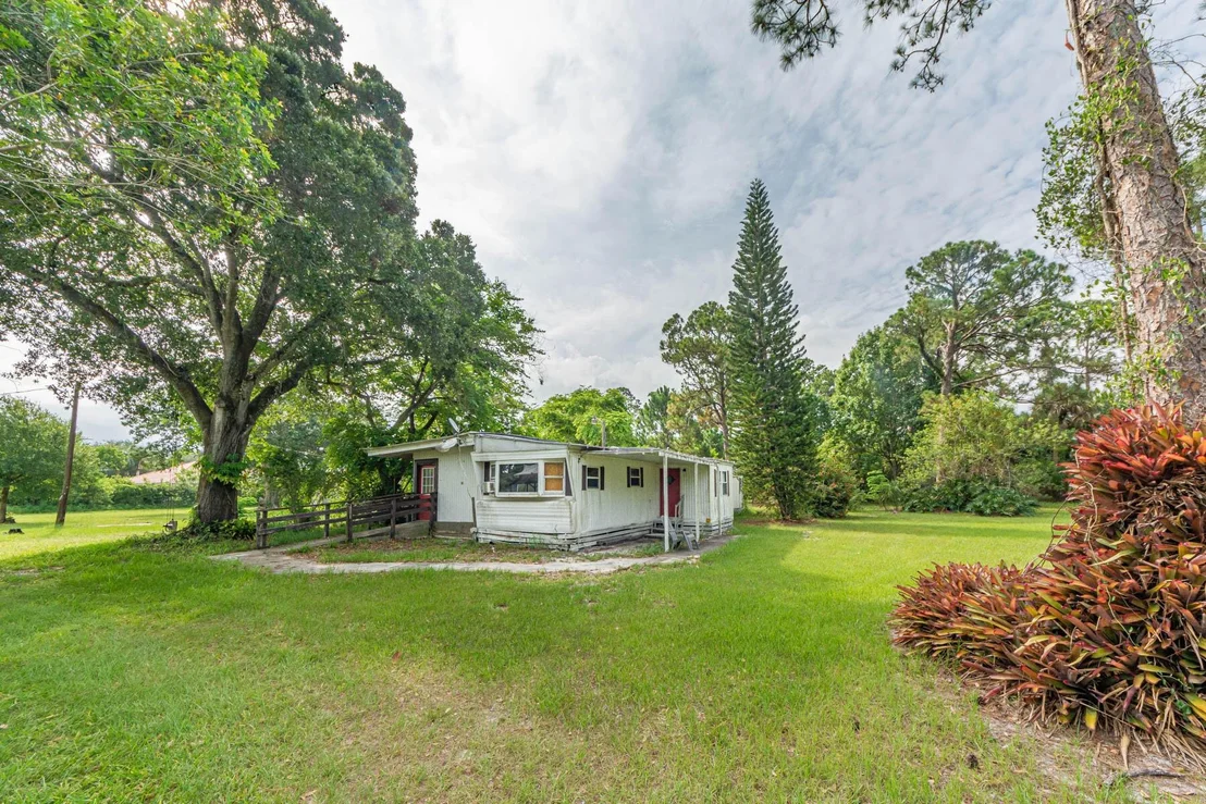 Photo of 5560 59th Terrace