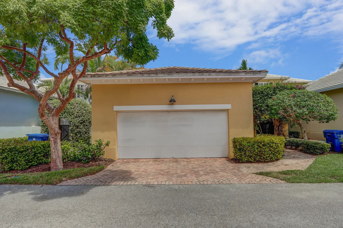 Photo of 122 Inkberry Drive