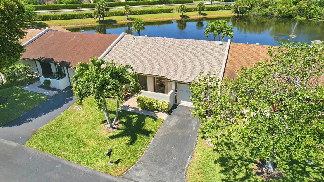 Photo of 15924 Laurel Oak Circle