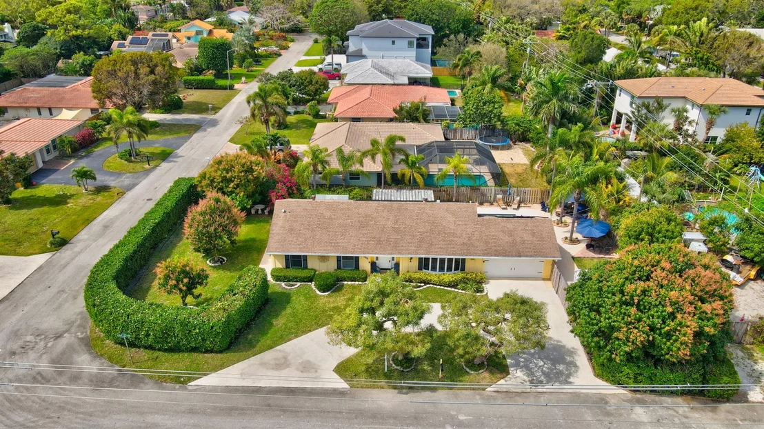 Photo of 1599 Isabel Este Road