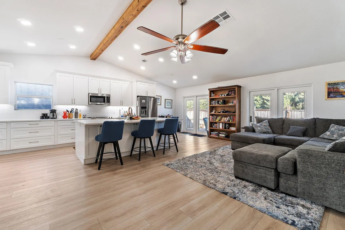 Photo of 162 Greentree Circle