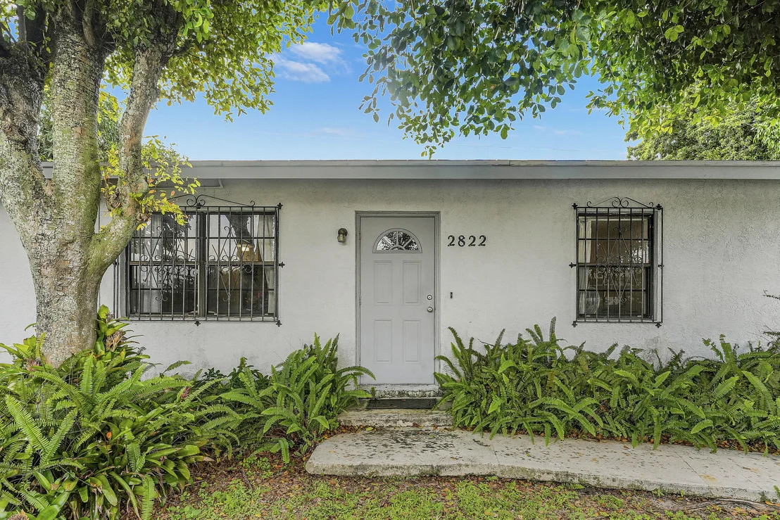 Photo of 2822 Summit Boulevard