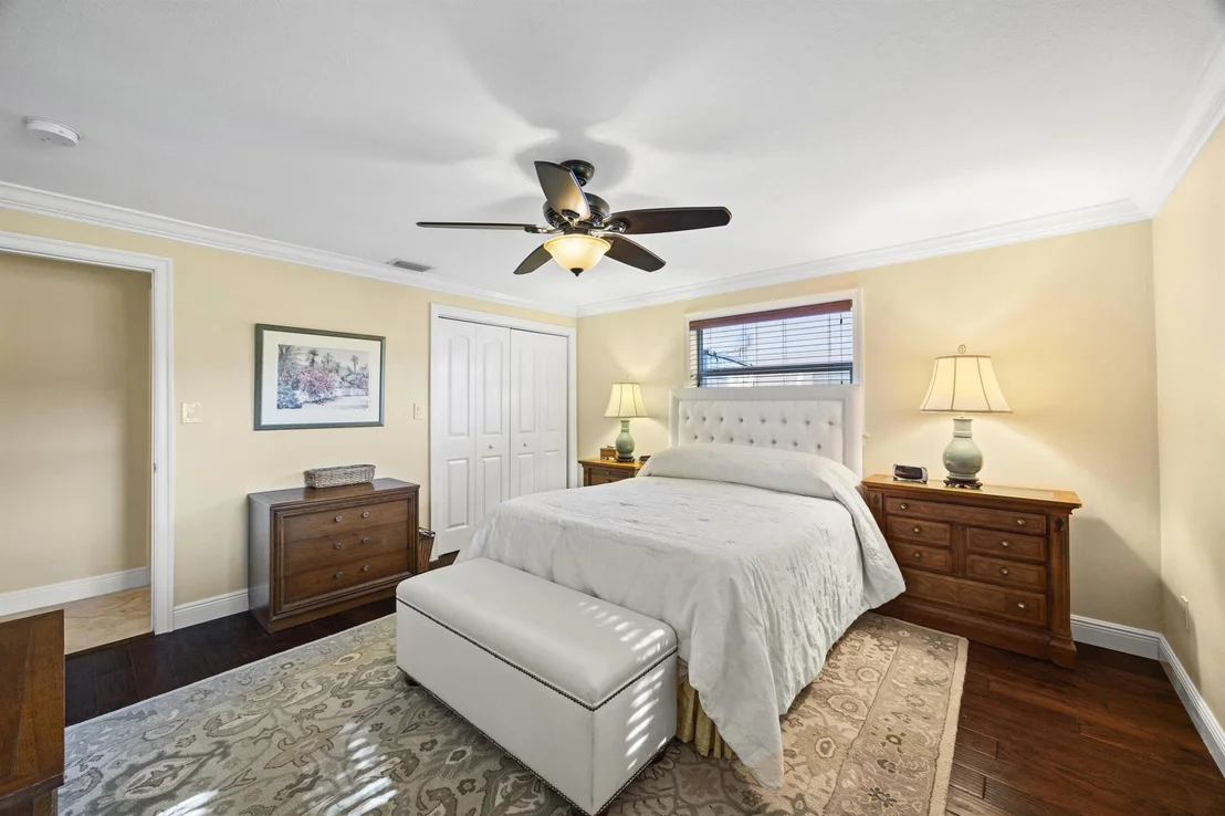 Photo of 435 Beacon Street