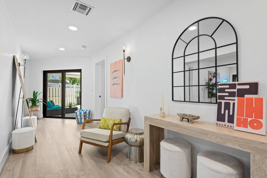 Photo of 581 SE 5th Avenue