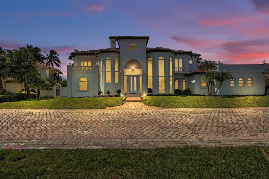 Photo of 890 Lilac Drive