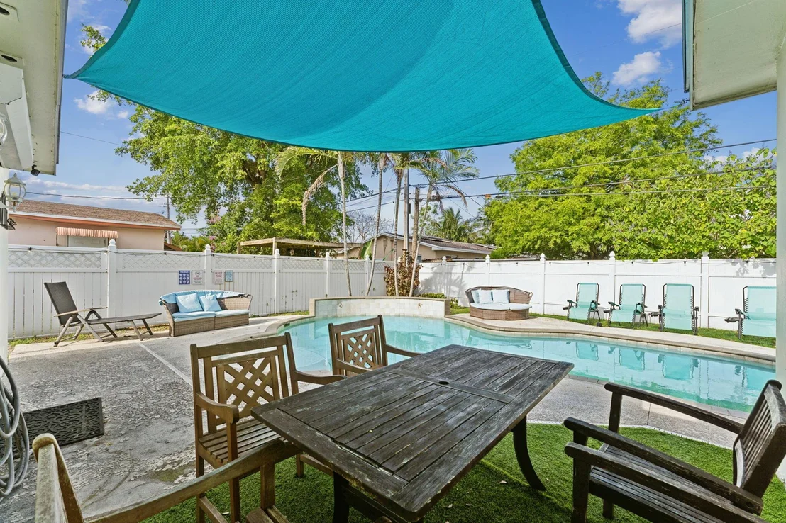 Photo of 718 NW 9th Avenue
