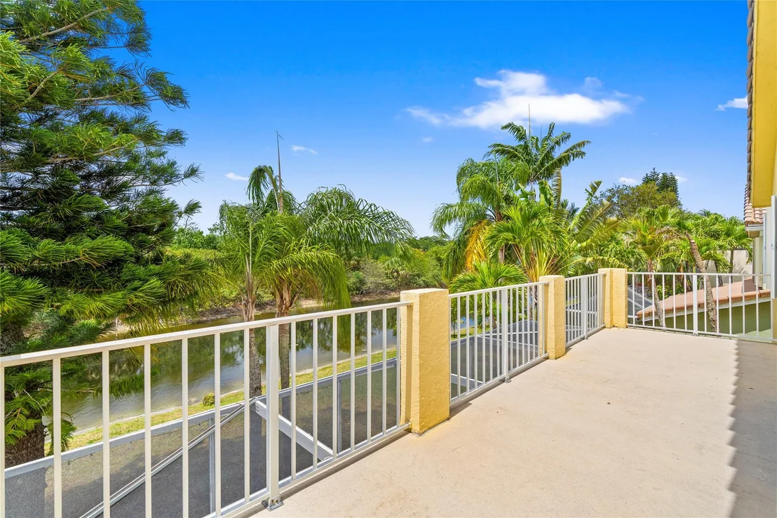Photo of 18082 Clear Brook Circle