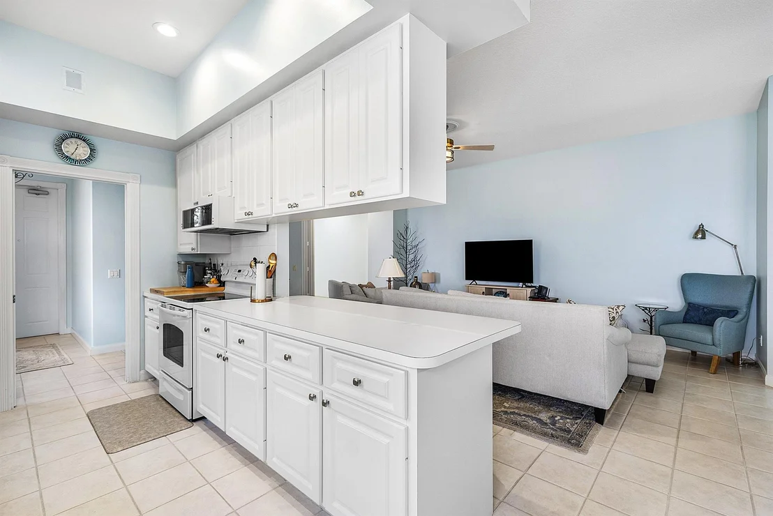 Photo of 2048 Valencia Drive