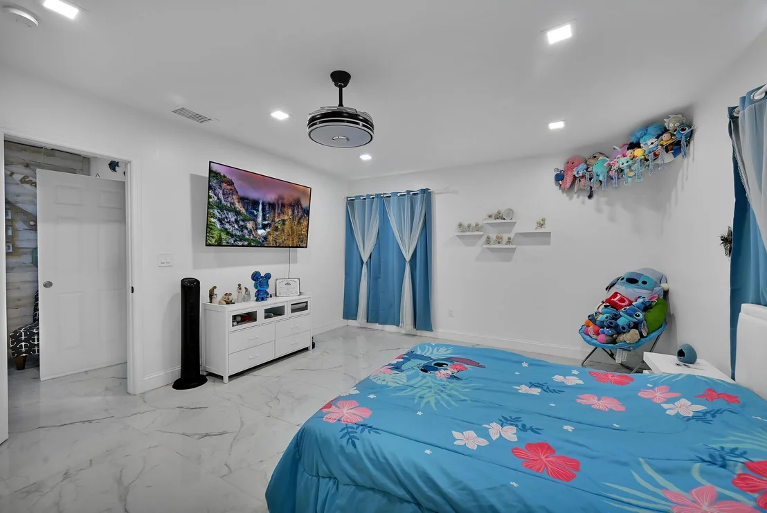 Photo of 2404 Dade Road