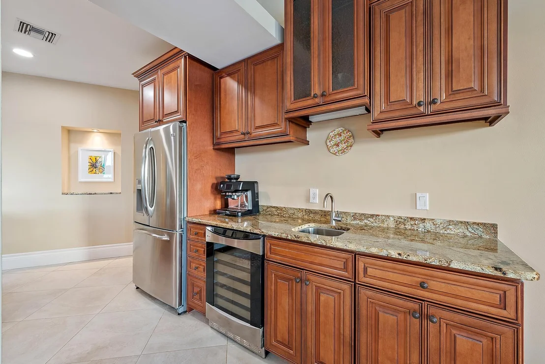 Photo of 8575 SE Water Oak Place