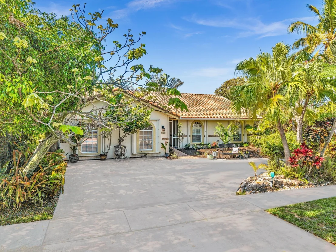 Photo of 498 Oregon Lane