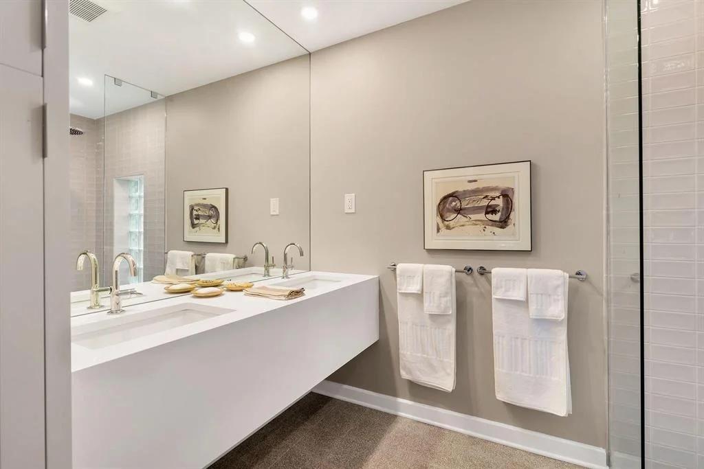 Photo of 327 Potter Road