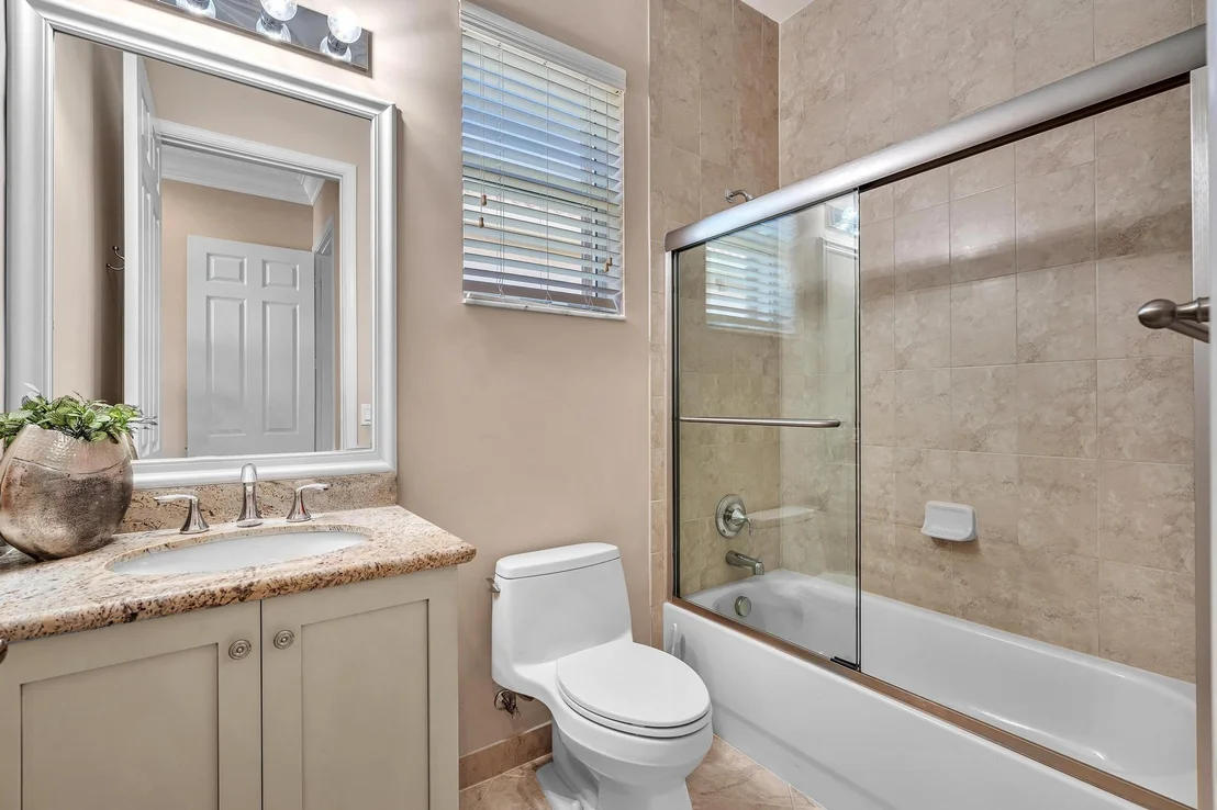 Photo of 9062 Meridian View Isle