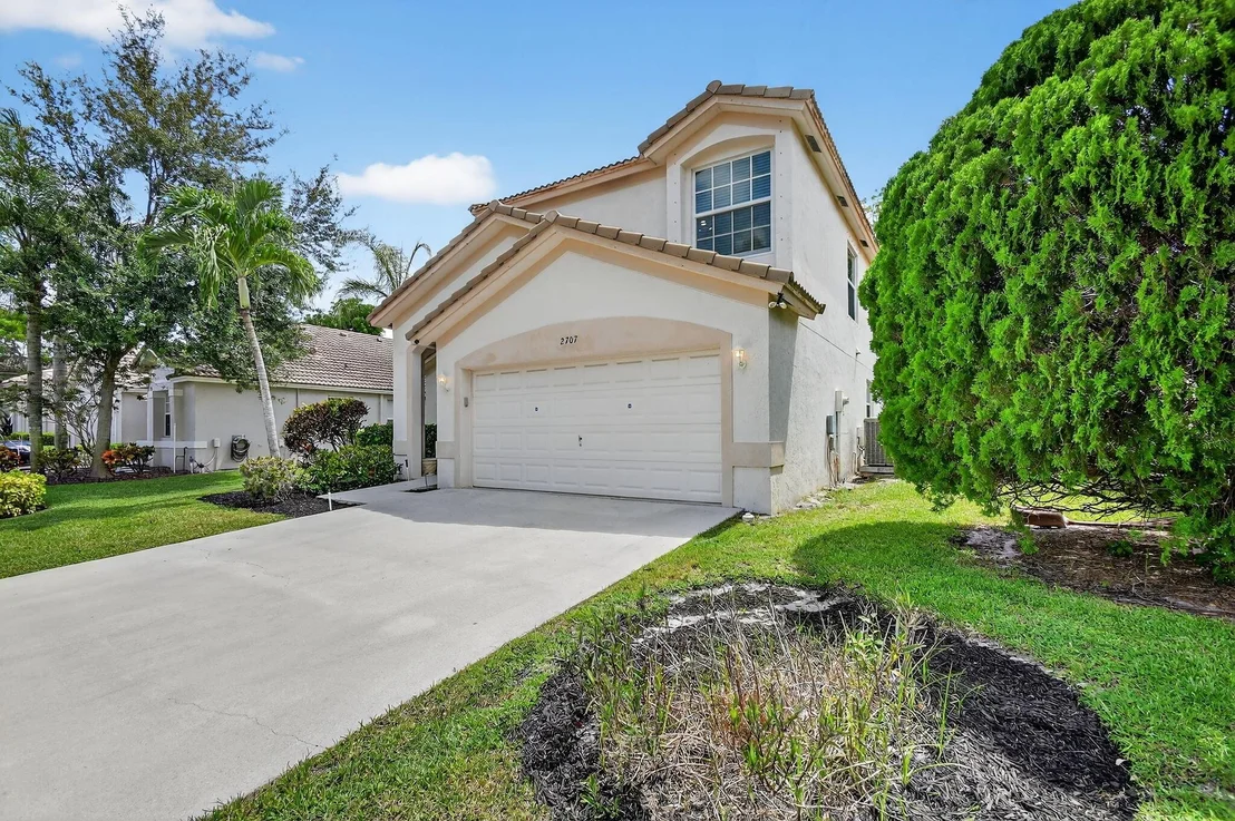 Photo of 2707 Pointe Circle