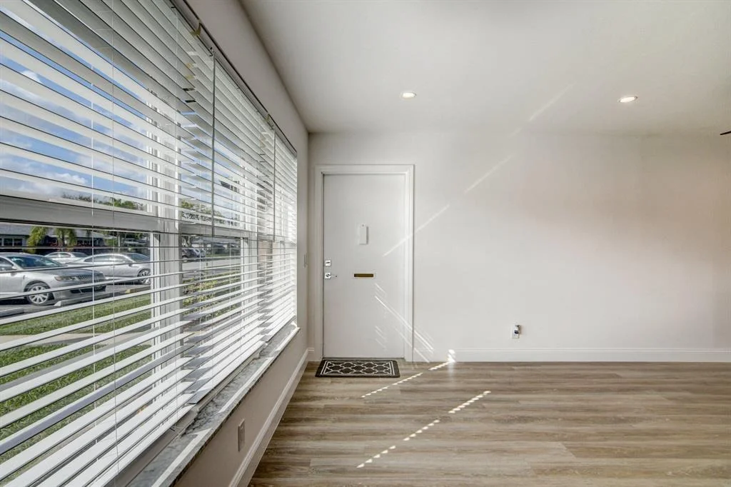 Photo of Unit B at 955 Circle Drive