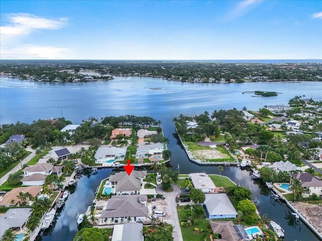 Photo of 934 N Loxahatchee Drive