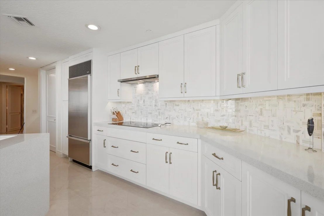 Photo of Unit PHO at 425 Beach Road