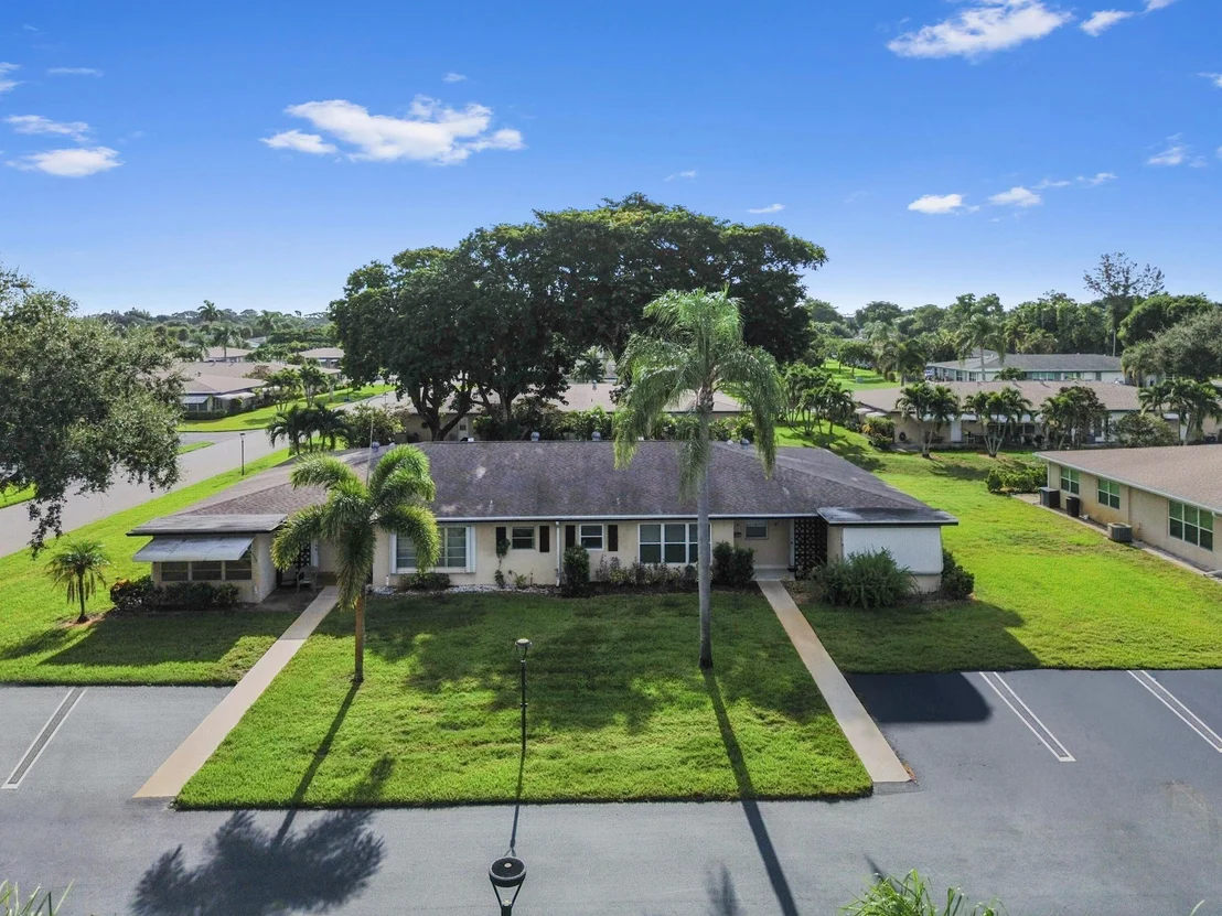 Photo of Unit A at 947 Circle Drive