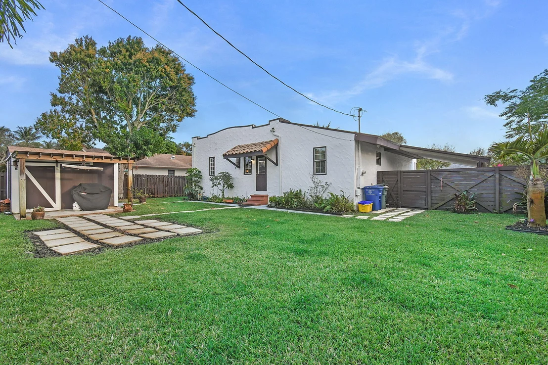 Photo of 525 Evergreen Drive
