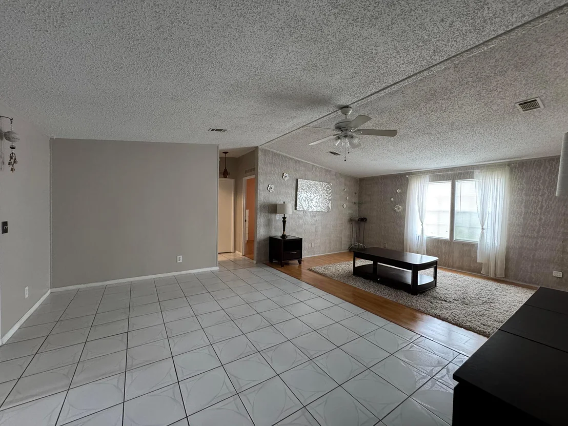 Photo of 621 Sunny S Avenue