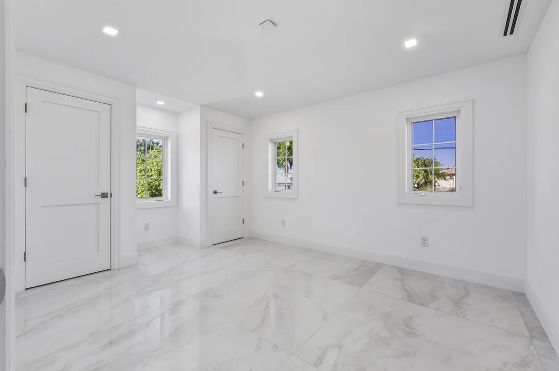 Photo of 259 OLEANDER Avenue