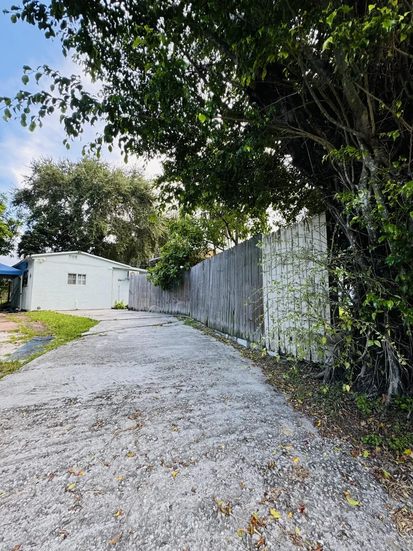 Photo of 1884 Kirk Rd