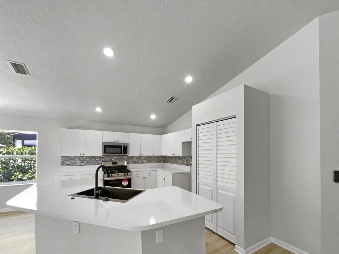 Photo of 1066 Salmon Isle