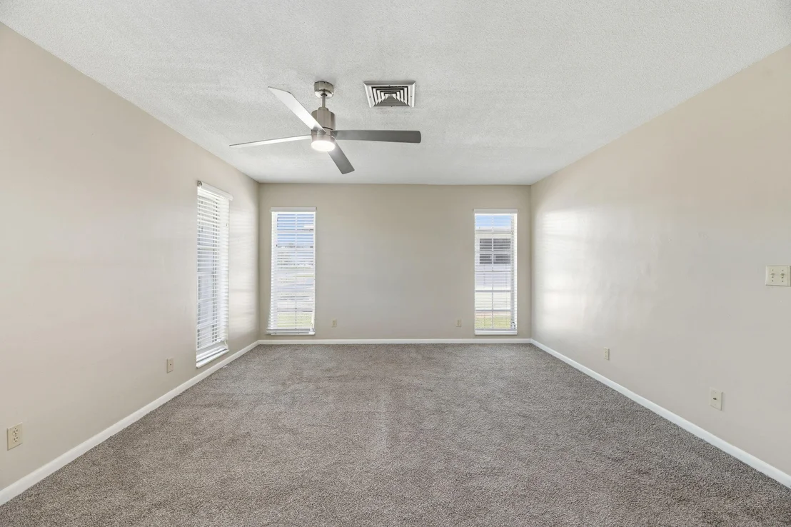 Photo of 232 Gleneagles Drive