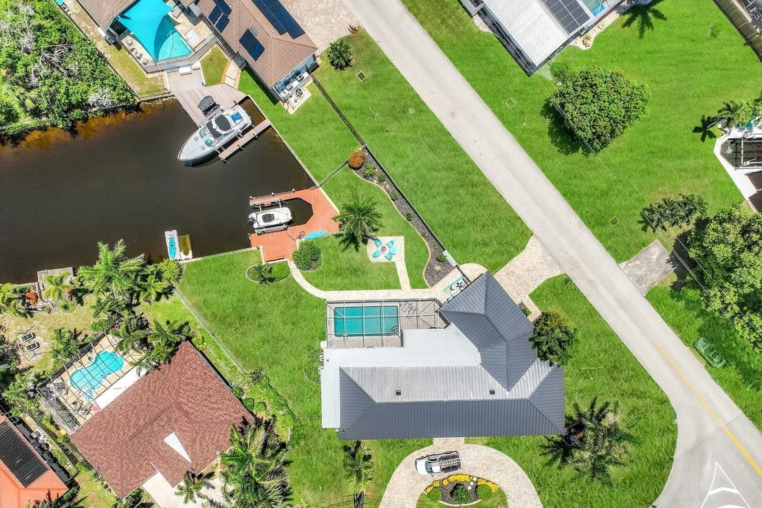 Photo of 5237 Del Prado Boulevard