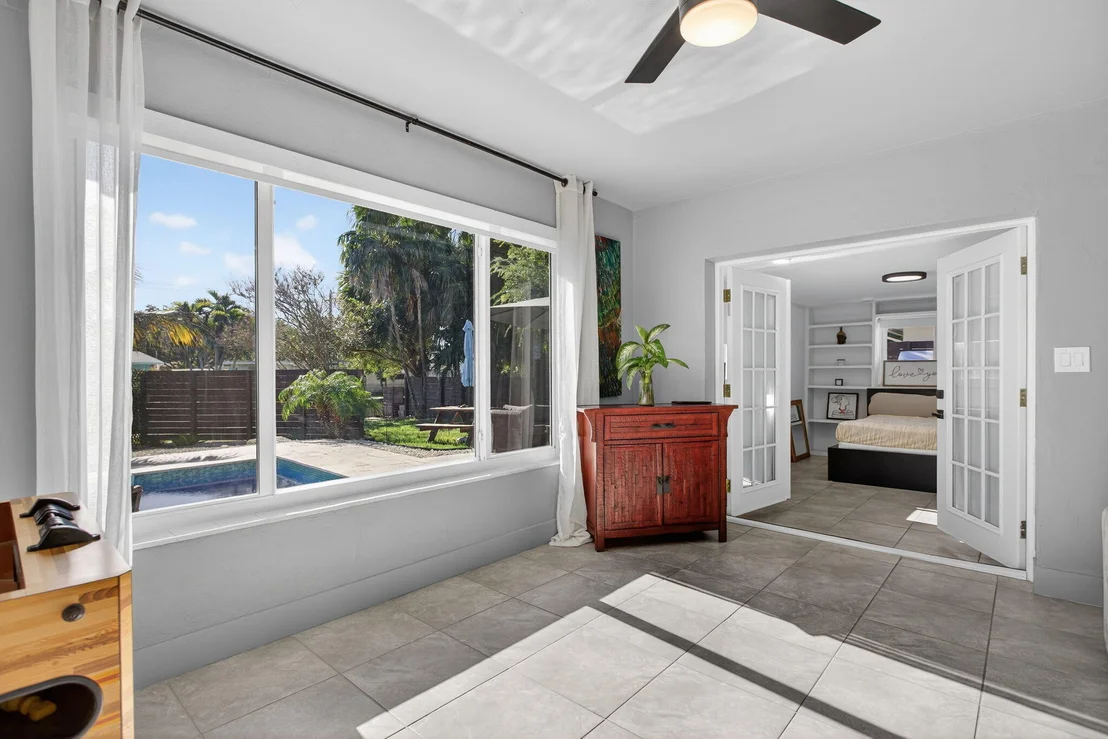 Photo of 1530 W River Drive