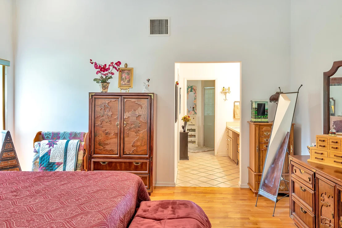 Photo of 13288 Compton Road
