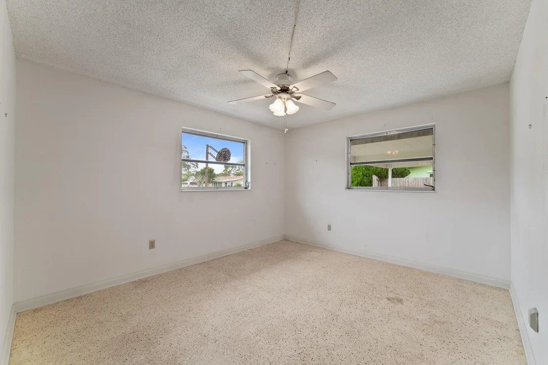 Photo of 1121 NW 15th Terrace
