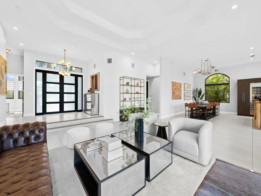 Photo of 2583 Mayfair Lane