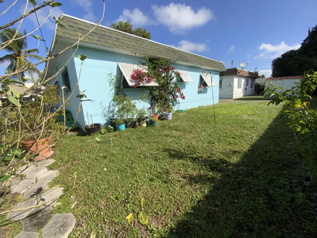 Photo of 3660 Quentin Avenue