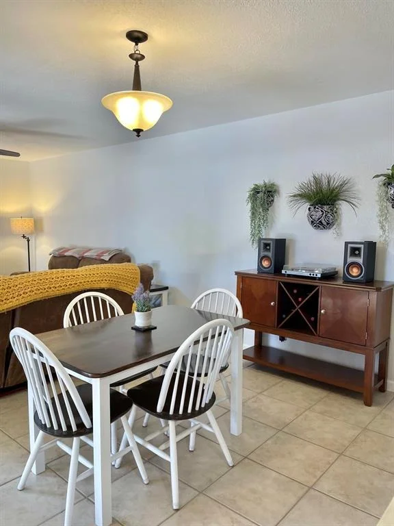 Photo of Unit B at 8171 Thames B Boulevard
