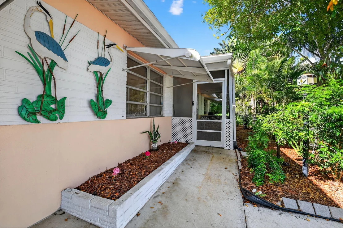 Photo of 702 Sunset Drive